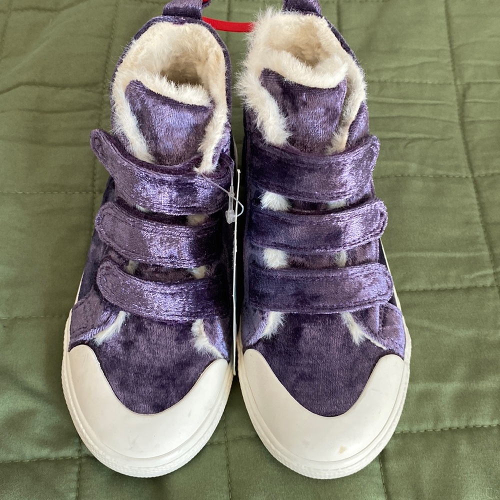 NWT Cat & Jack fuzzy high tops.